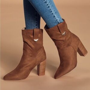 Lulu’s Taryne Taupe Suede Pointed-Toe Booties NWOT